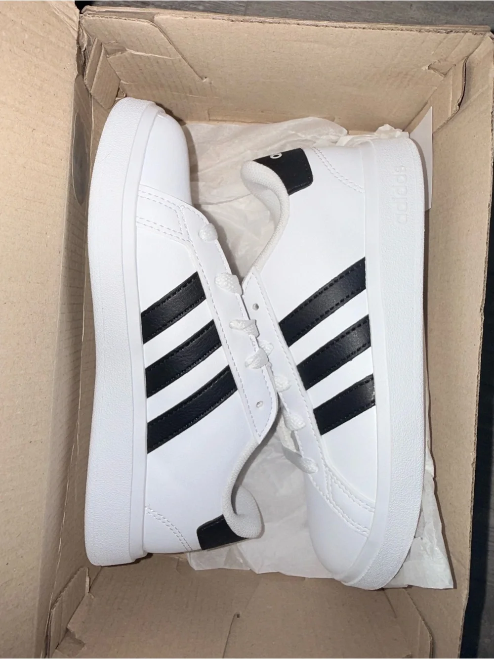 Adidas Grand Court 2.0 K Kids Size 1 White Black Sneakers NWT